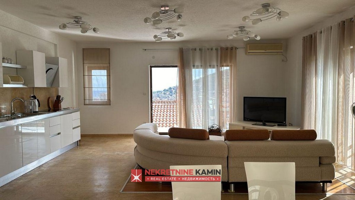 Spacious Two-Bedroom Apartment with Sea View, Lazi, Budva